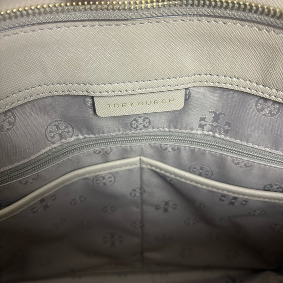 Tory Burch Emerson Large Tote - Picture 11 of 12